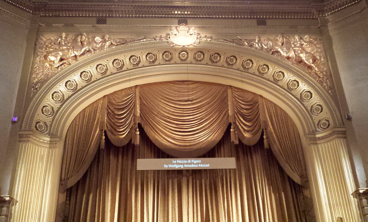 The golden proscenium arch of the War Memorial Opera House in San Francisco