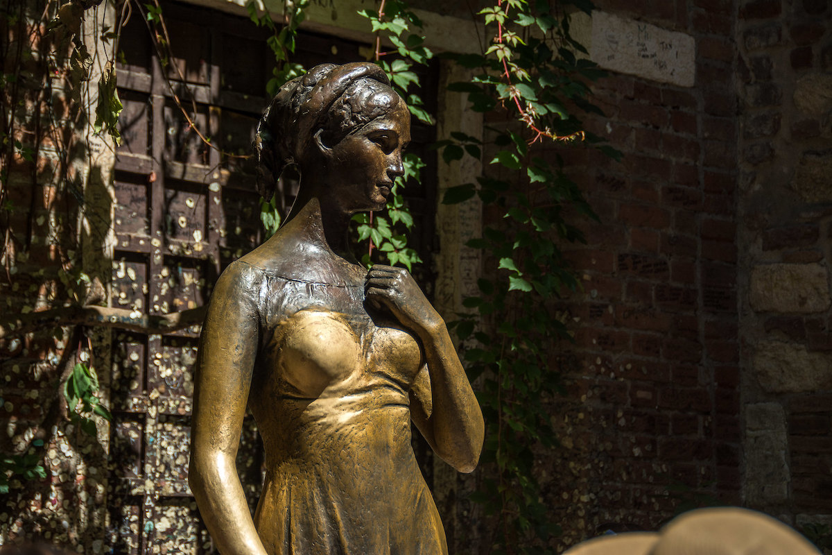 A bronze statue of Juliet in Verona, Italy