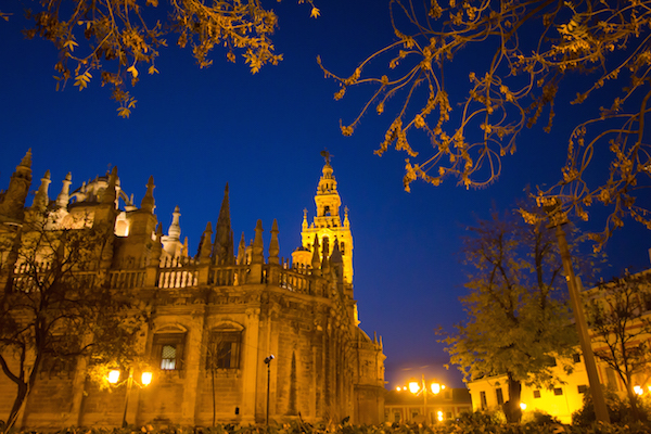 One of our favorite things to do in Seville in October is to discover the city by night at Noche en Blanco!