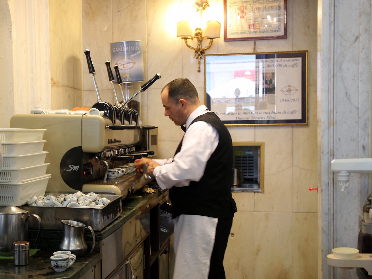 Neapolitan coffee pot  La cuccuma napoletana 