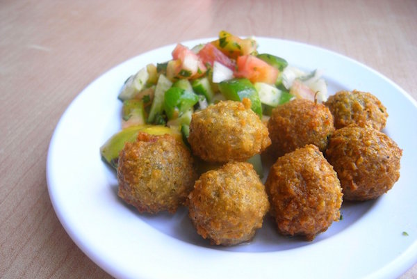 Stop at A Tu Bola for falafel on your food tour in El Raval!