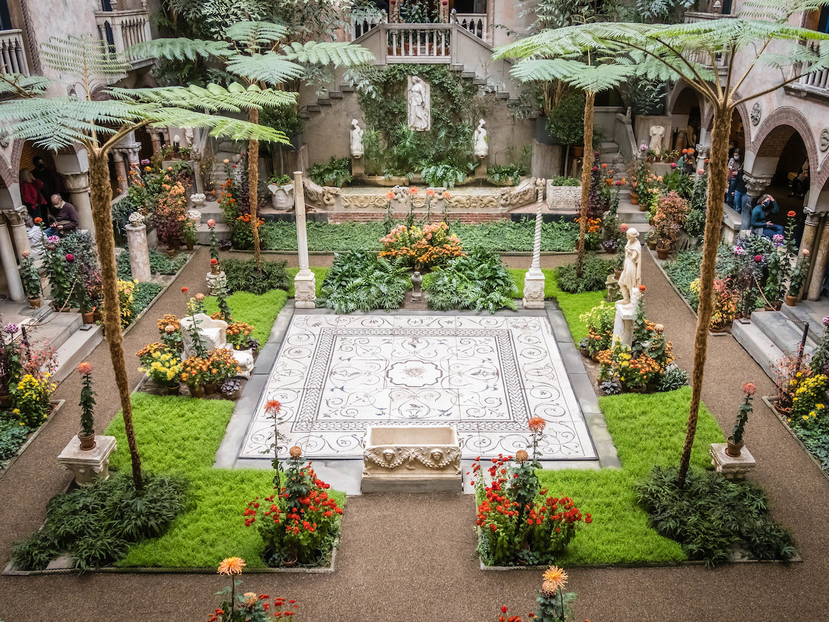 lush courtyard at the Isabella Stewart Gardner Museum