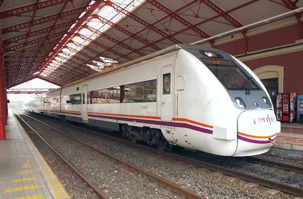 Arriving in San Sebastian by train is one of the most comfortable and efficient options. 