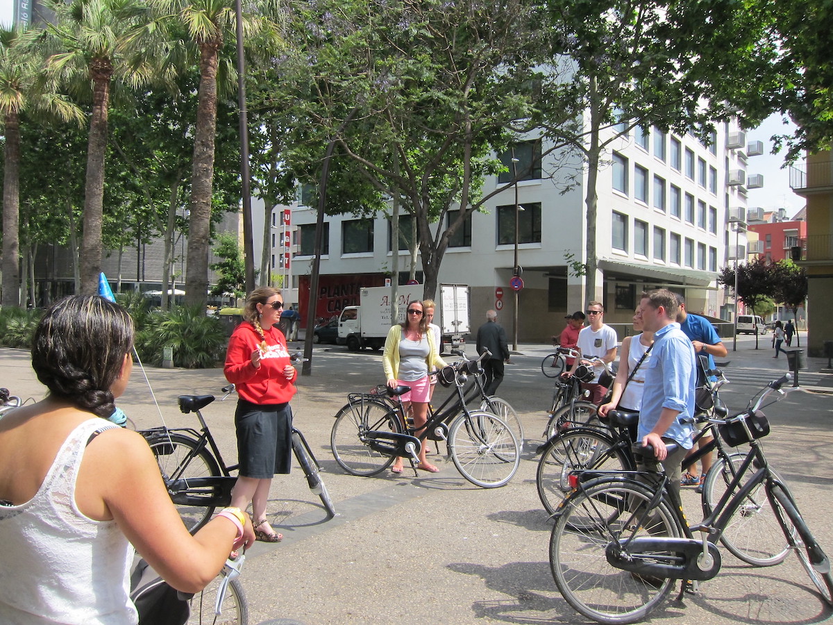 Rent a bike in Barcelona for a tour
