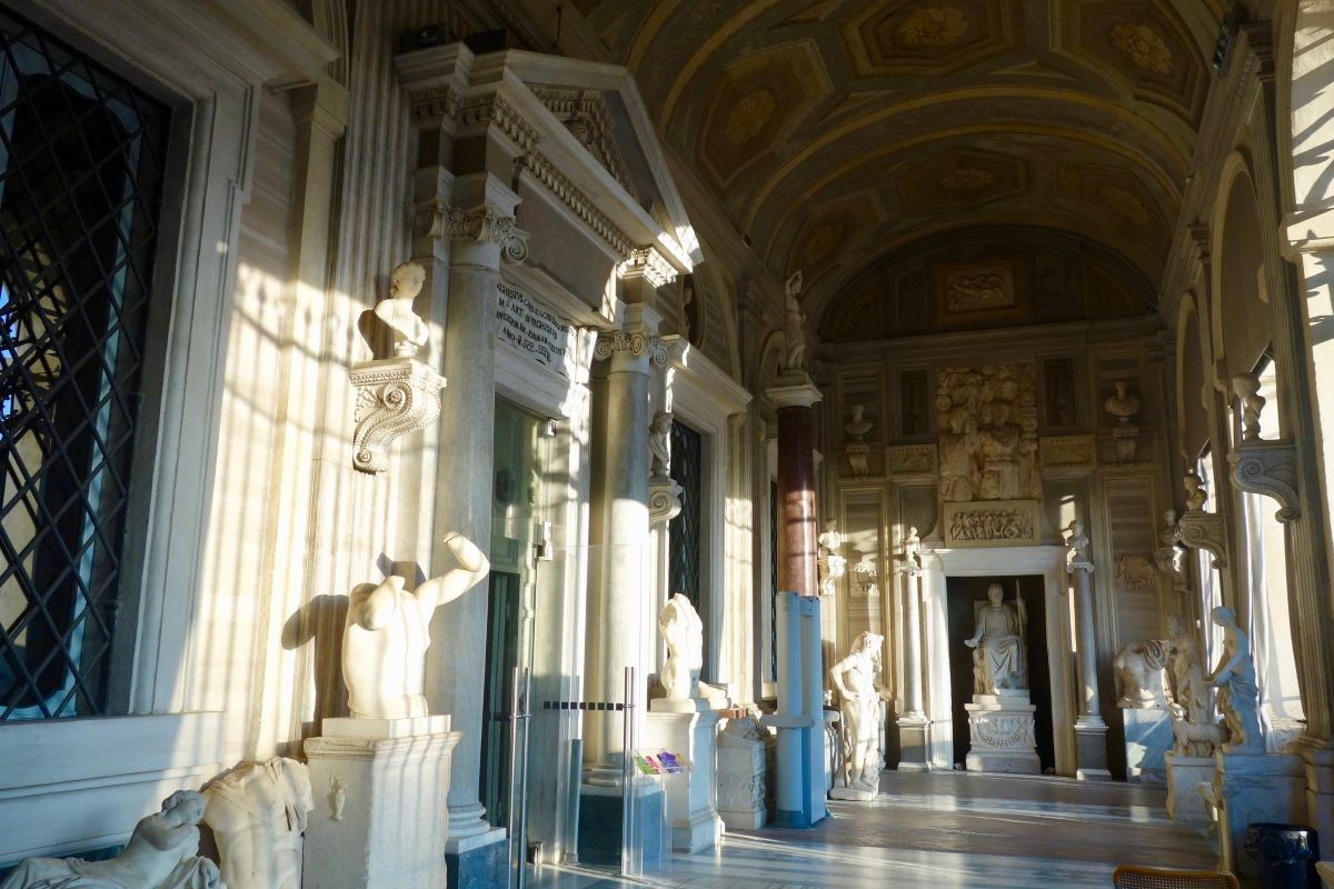 Borghese-gallery-entrace-hall