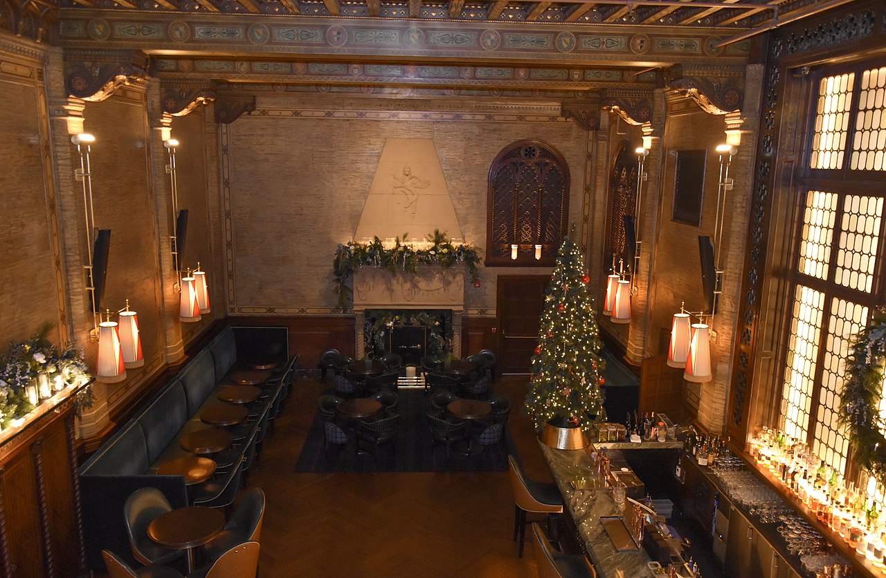 old dining space with Christmas tree