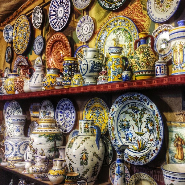 These bowls, vases and plates, in traditional blues, yellows and some more Moiorish inspired colors, make for the perfect Madrid Christmas gift