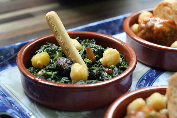 One of our favorite places to eat the best spinach and garbanzos in Seville is Las Teresas, a classic bar in Barrio Santa Cruz.