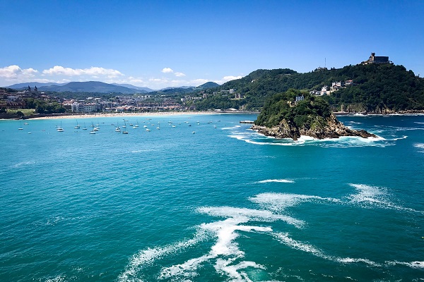 You can't spend 24 hours in San Sebastian without taking a walk along the beach!