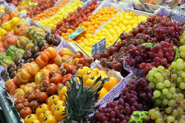 Bonus tip in our vegetarian guide to Seville: visit the city's fresh food markets for delicious, reasonably priced fruits and vegetables!