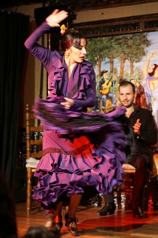 A flamenco class is a fun and unique activity for your hen party in Madrid!