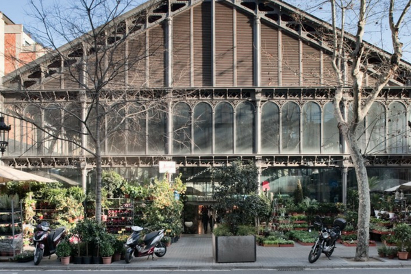 One of the most beautiful historical food markets in Barcelona is also in a beautiful building! 