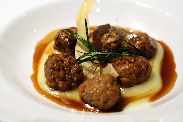 Albóndigas, whether "en salsa" or "con tomate," are some of the best tapas in Granada!