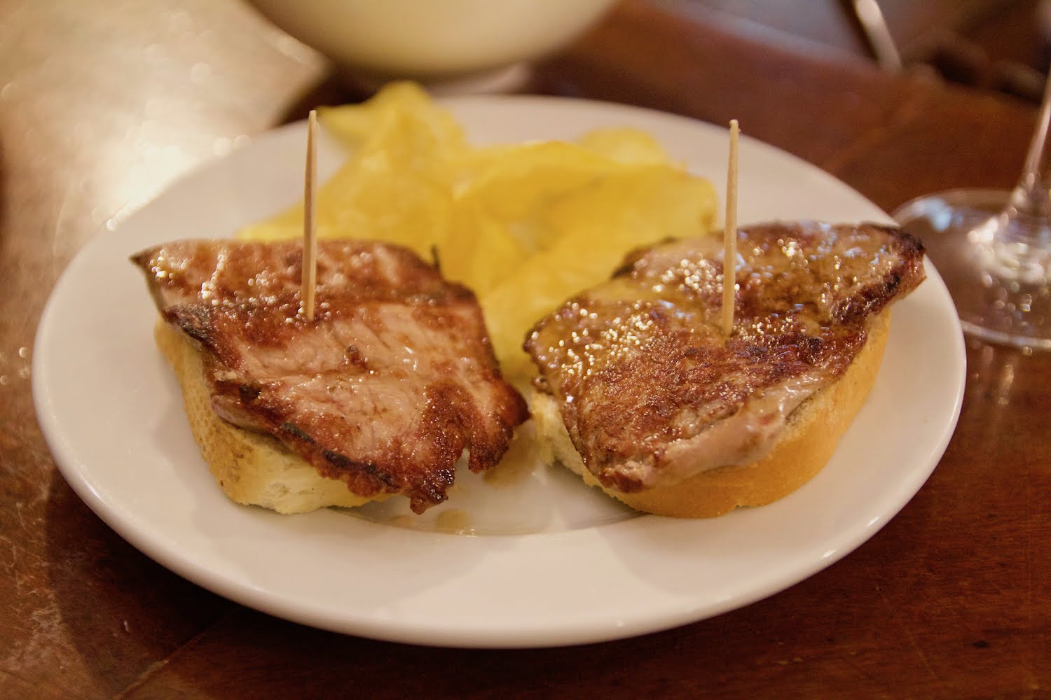 Try the solomillo at Gandarias, one of the best places to eat in San Sebastian on Mondays!