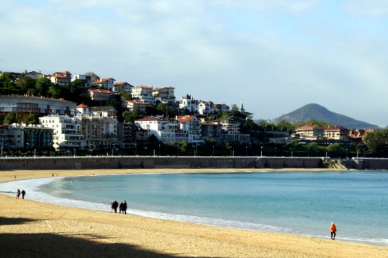 One of the most typical things to see in San Sebastian is the beach at the heart of the city: La Concha!