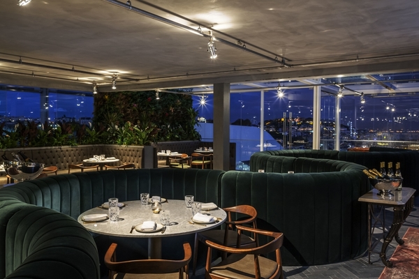 One of our favorite Lisbon restaurants with a view, Seen, is nothing like it used to be—and that's a good thing! We're loving their sleek, contemporary makeover.