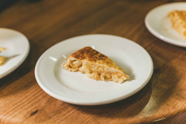 A classic meat-free tapa, tortilla de patatas is one of the most popular dishes all over Spain and a must-eat in our vegetarian guide to San Sebastian.