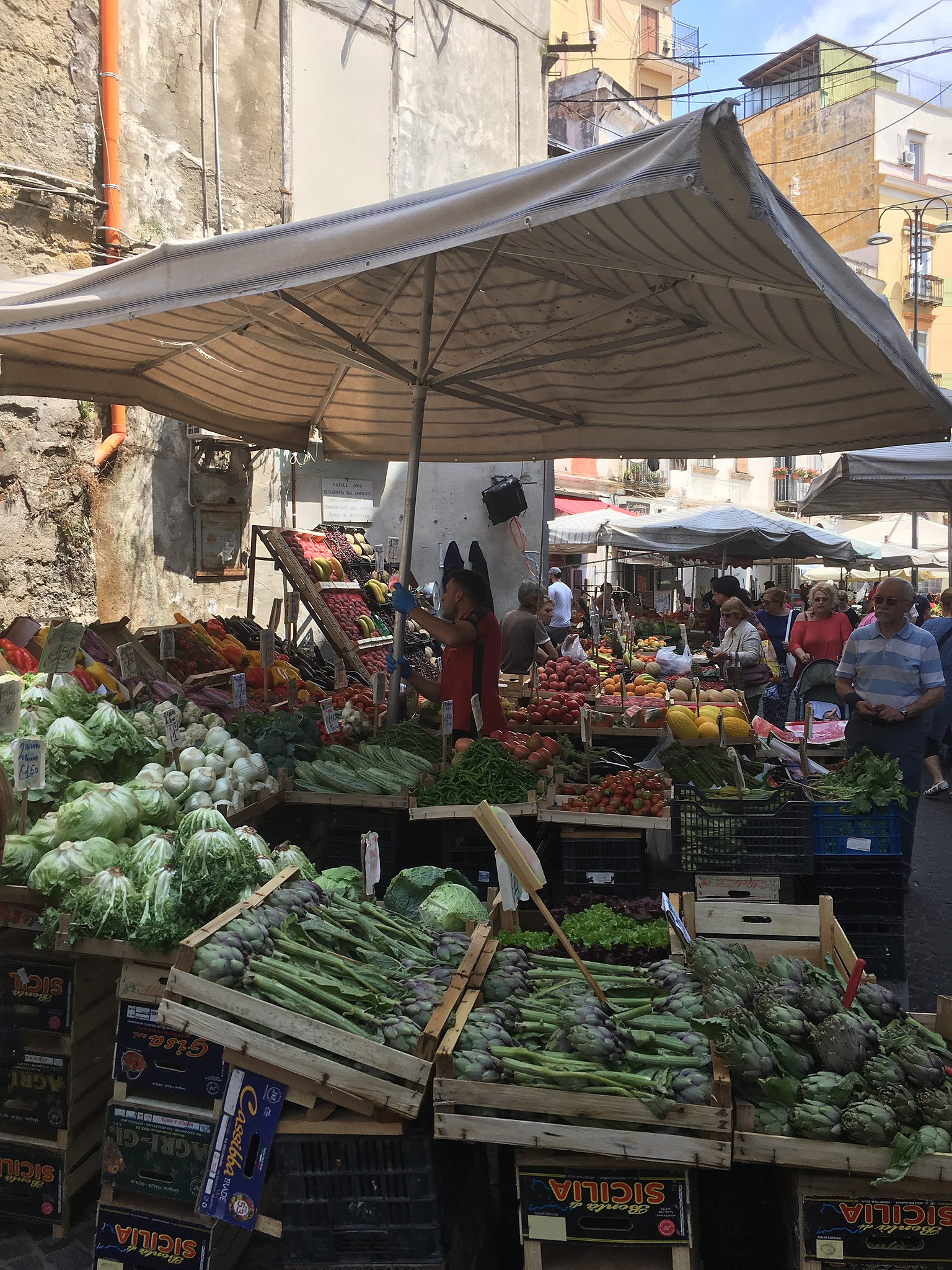 traditional food market in Naples