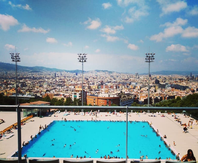 It's not technically one of the rooftop pools in Barcelona, but Piscina Municipal de Montjuic deserves a mention here for its beautiful views!