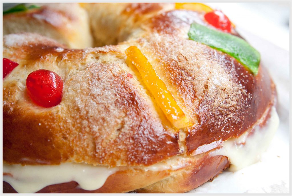With candied fruit, delicious cream and a beautiful sponge, the Roscón de Reyes is a delicious part of the winter holidays in Seville