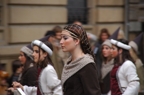 Take part in one of our favorite festivals in San Sebastian by dressing up for Carnival!