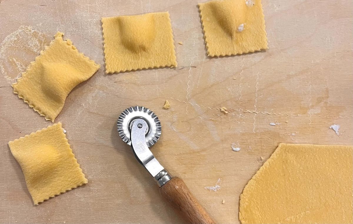 pasta cooking class with ravioli
