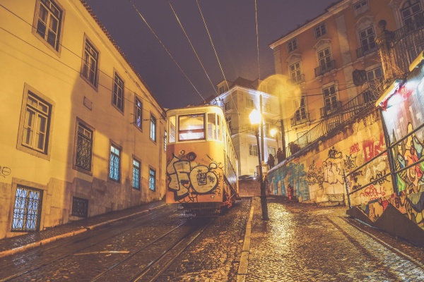 Glória lift going up to Bairro Alto Lisbon from Restauradores at night