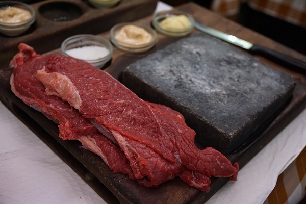 Cabaças is one of our favorite Bairro Alto restaurants. It's mostly famous for its steak on the stone!