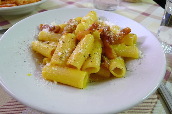 L'Arcangelo is home to some of the best carbonara in Rome.