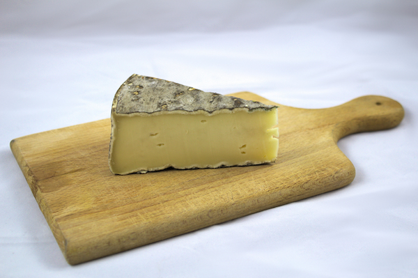 Saint Nectaire cheese