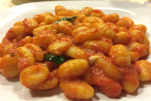 Seasonal eating in Rome even boils down to the day of the week. Thursday is gnocchi day!