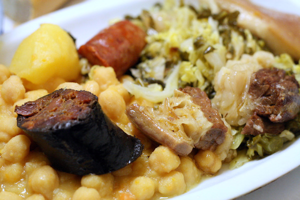 Cocido madrileño (Madrid's typical stew)
