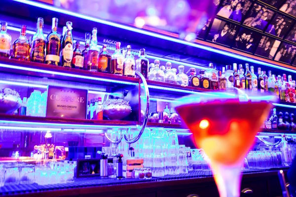 A legendary place to experience nightlife in Madrid: Museo Chicote, home to fabulous cocktails and a long list of famous clientele.