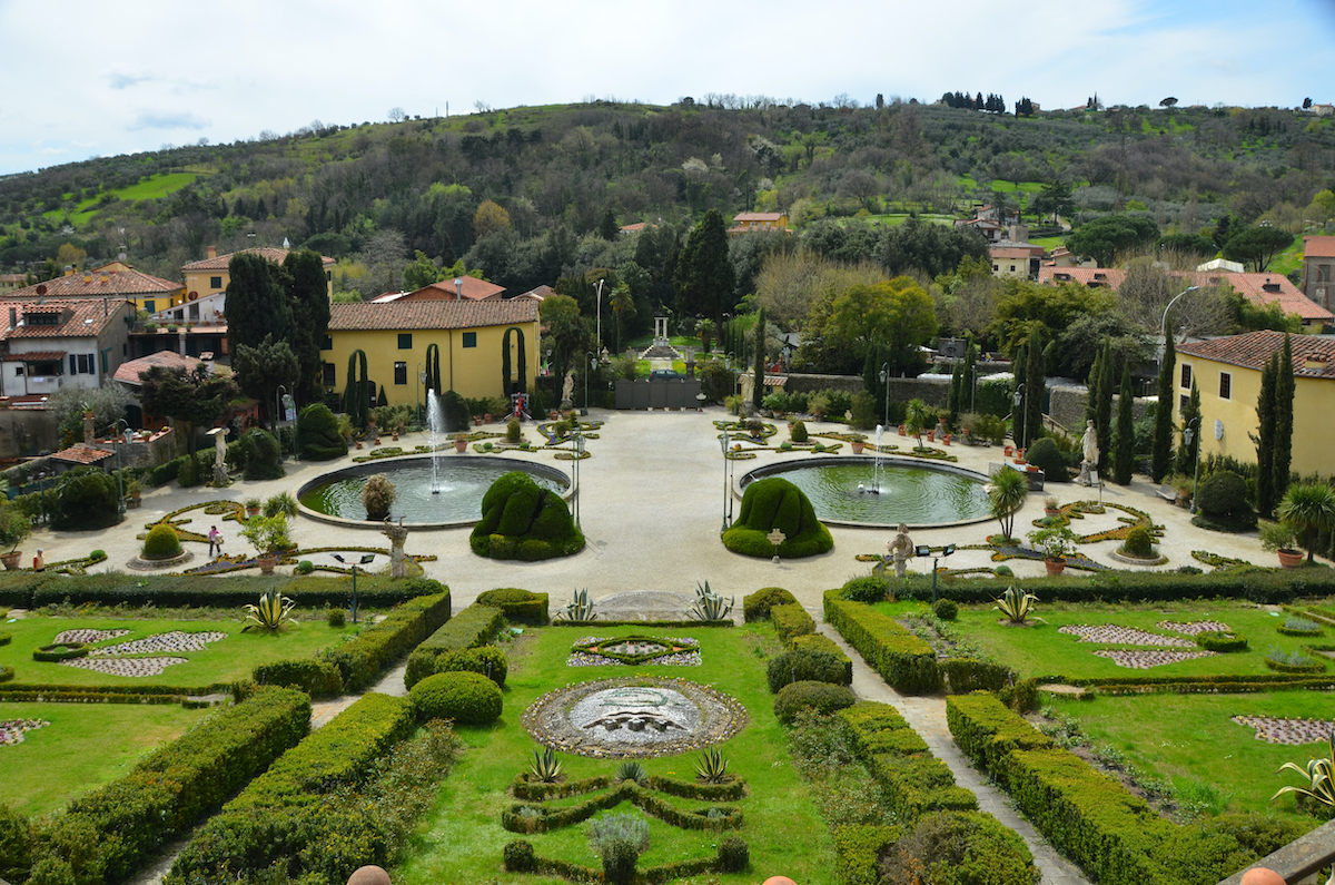 Wide shot of gardens at an Italian villa