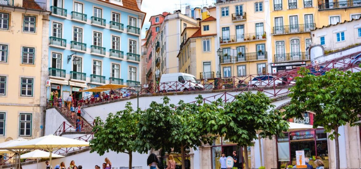 Lisbon Restaurants hidden in a neighborhood.