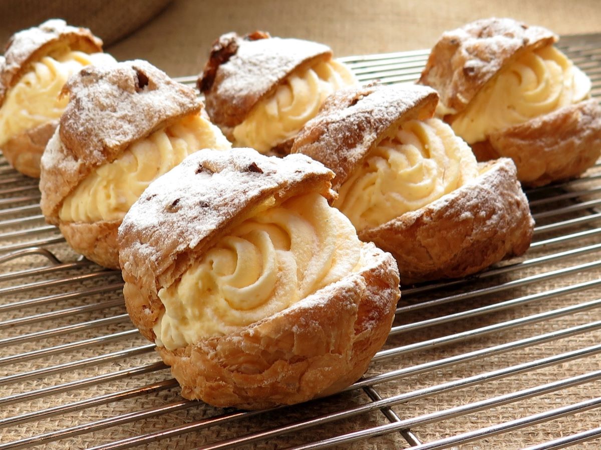 round pastries with cream