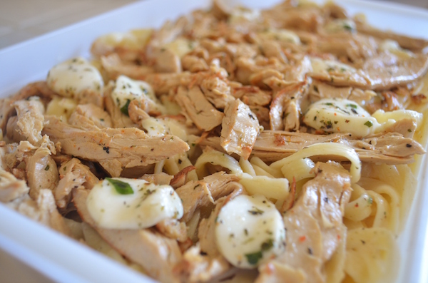 American-style Fettuccine alfredo with chicken