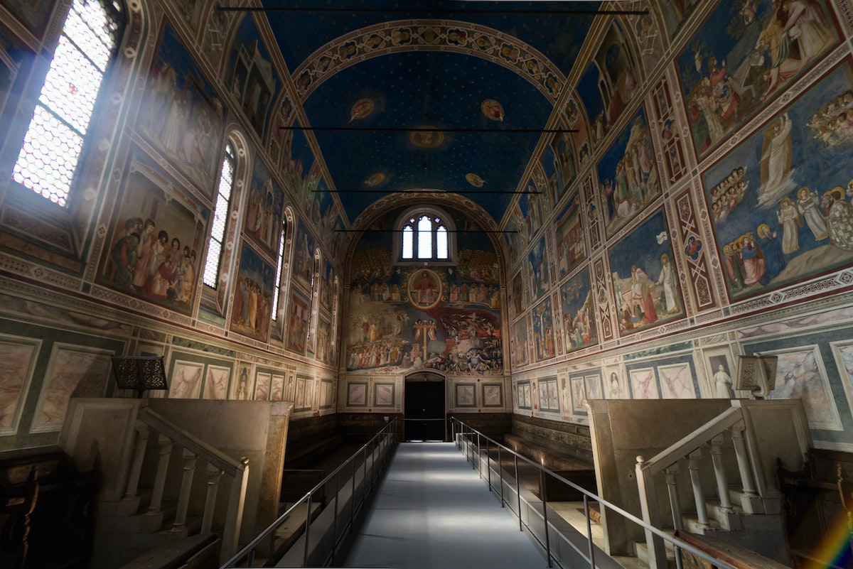 Interior shot of the immaculate Cappella degli Scrovegni in Padua, a perfect day trip for the art lover