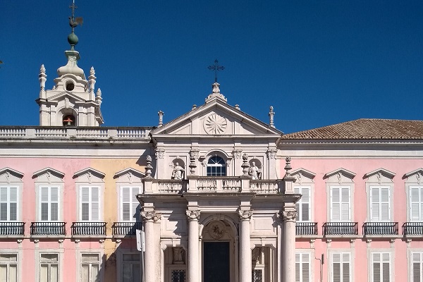 Right next to Tapada das Necessidades is this pink palace known as Palácio das Necessidades, currently the home to the Ministry of Foreign Affairs.