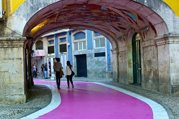 The "pink street" of Cais do Sodré, one of the hearts of Lisbon nightlife