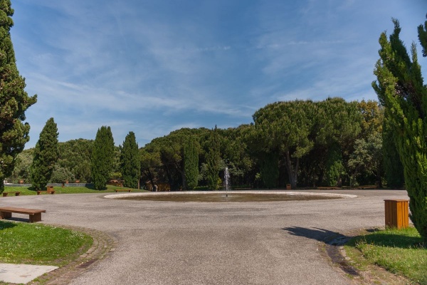 Entrance to one of the smaller parks in Parque Florestal de Monsanto, one of the must-visit Lisbon parks