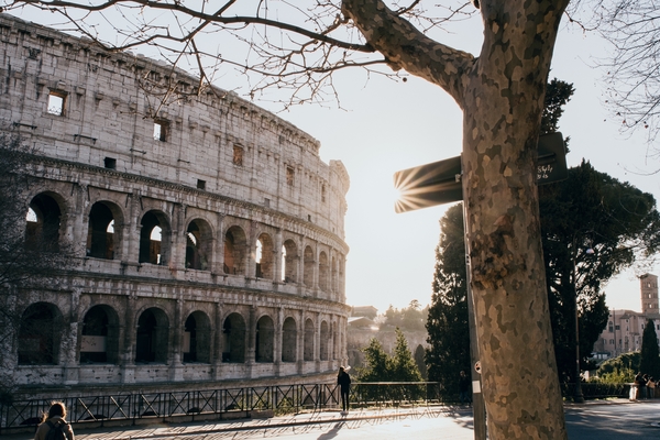 If you're obsessed with Rome, you'd never dream of heading out and about without a scarf.