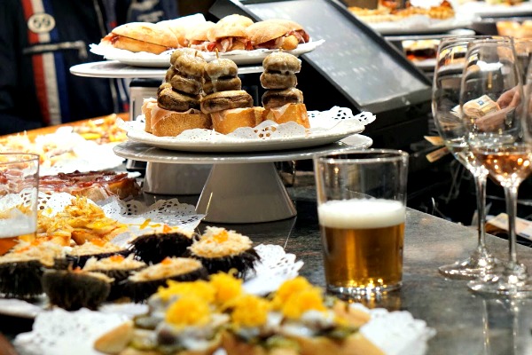 Ale&Hop is one of the best places to drink craft beer in Barcelona. Their inexpensive yet delicious pintxos are the icing on the cake!