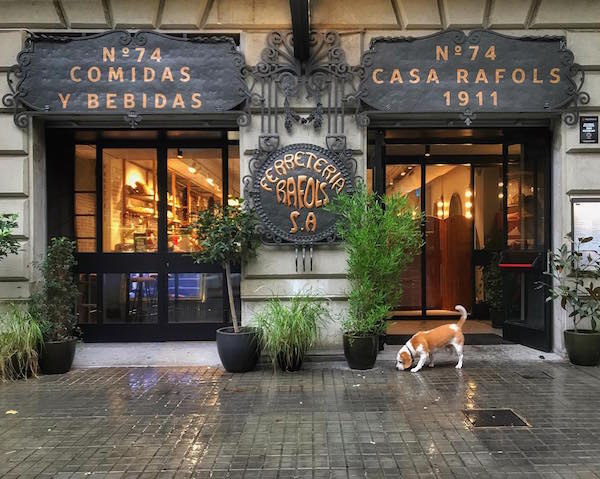 One of our favorite restaurants for groups in Barcelona, Casa Rafols, has a fascinating past. It started off as a hardware store!
