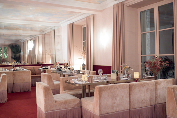 Le Grand Salon, one of our favorite romantic restaurants in Paris.