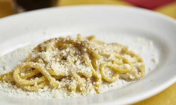 Plate of cacio e pepe pasta