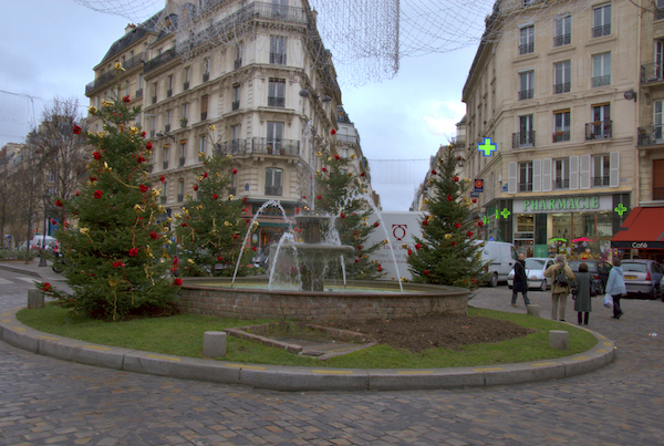 Christmas decorations on rue Mouffetard in Paris