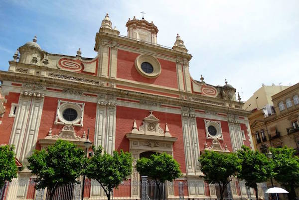 When spending 7 days in Seville, don't overlook the lovely Salvador Church. Your ticket to the cathedral can get you in!
