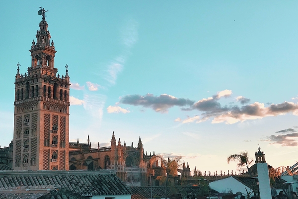 During your Seville hen do, drinks at a rooftop bar are a must.