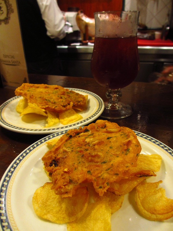 Tortillitas de camarones (fried shrimp fritters from southern Spain)